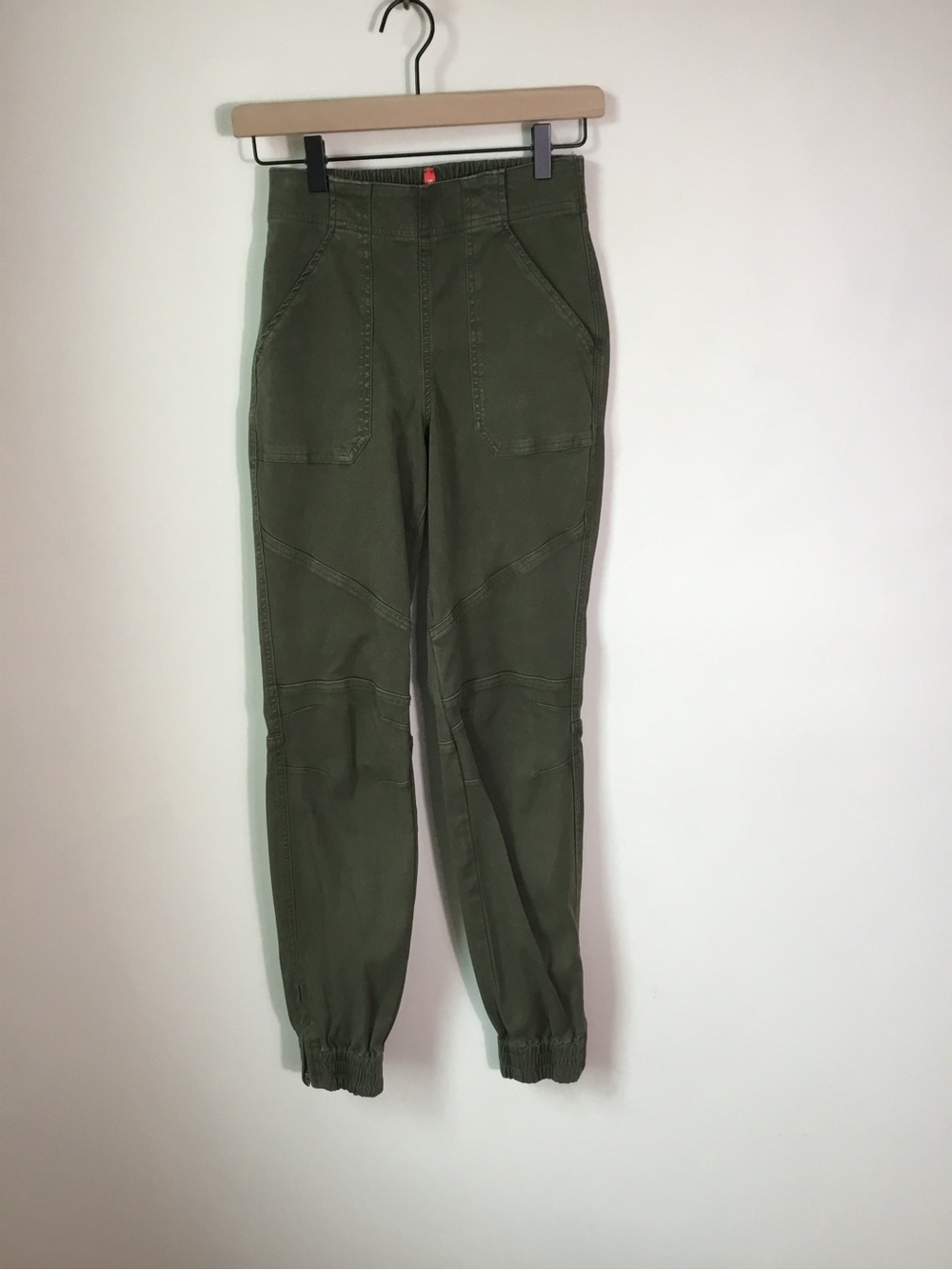 Spanx Twill Cargo Pull On Jogger in Olive